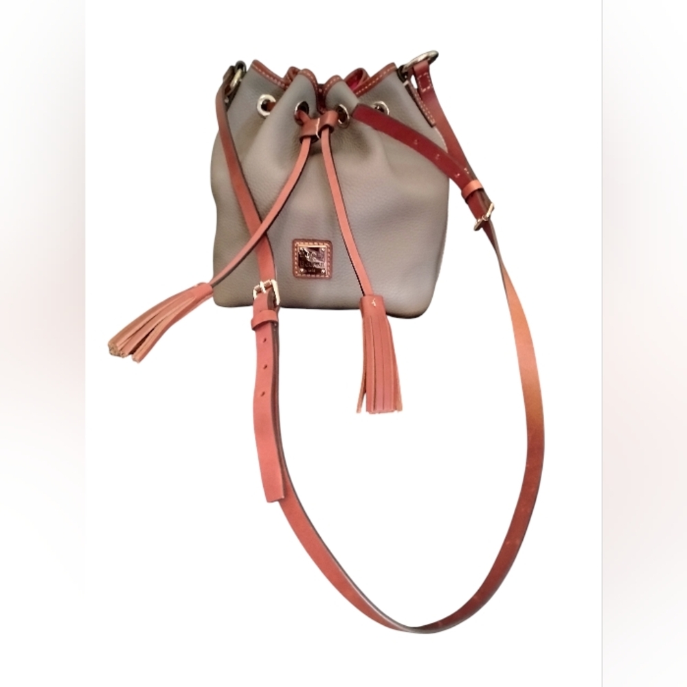Elegant Taupe Tan HandBag DOONEY & BOURKE 1975 Drawstring Pebble Grain Leather